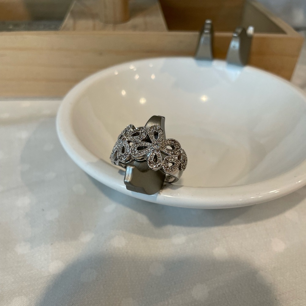 Lia Sophia Abloom Ring